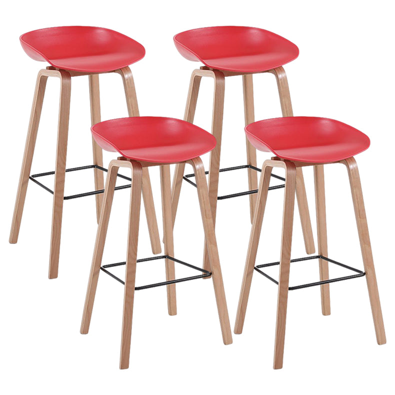 Moderner Barhocker aus massivem Holz für den Innenbereich, Eimer-Thekenhocker mit Kunststoffsitz