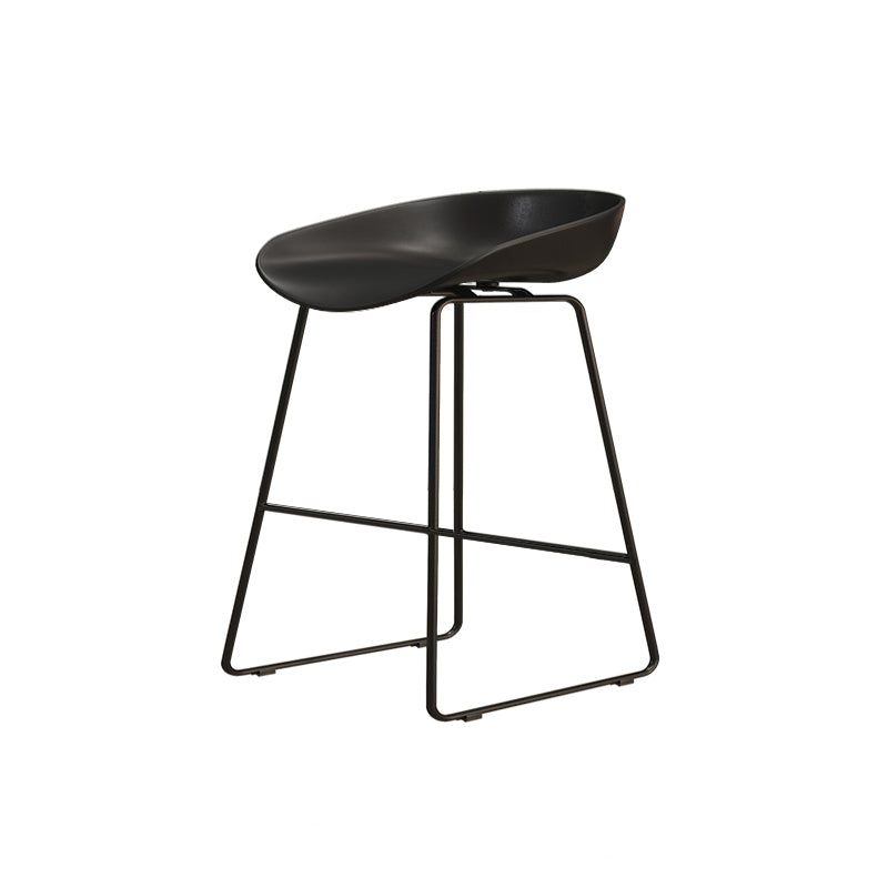Modern Style Iron Bar Stool with Footrest Nordic Style Tavern Simple Bar Stool