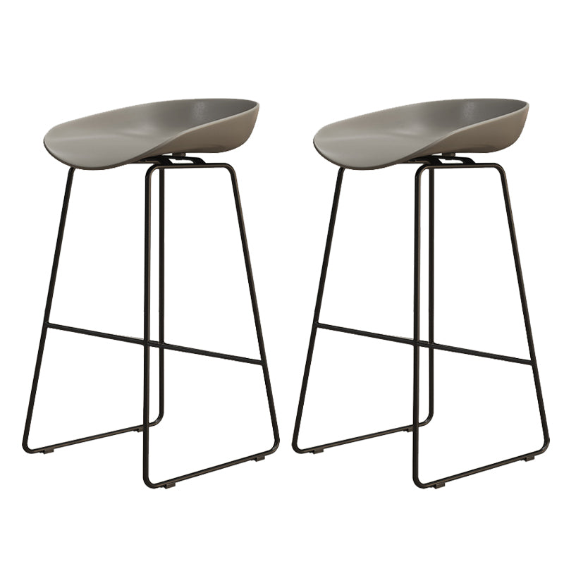 Modern Style Iron Bar Stool with Footrest Nordic Style Tavern Simple Bar Stool