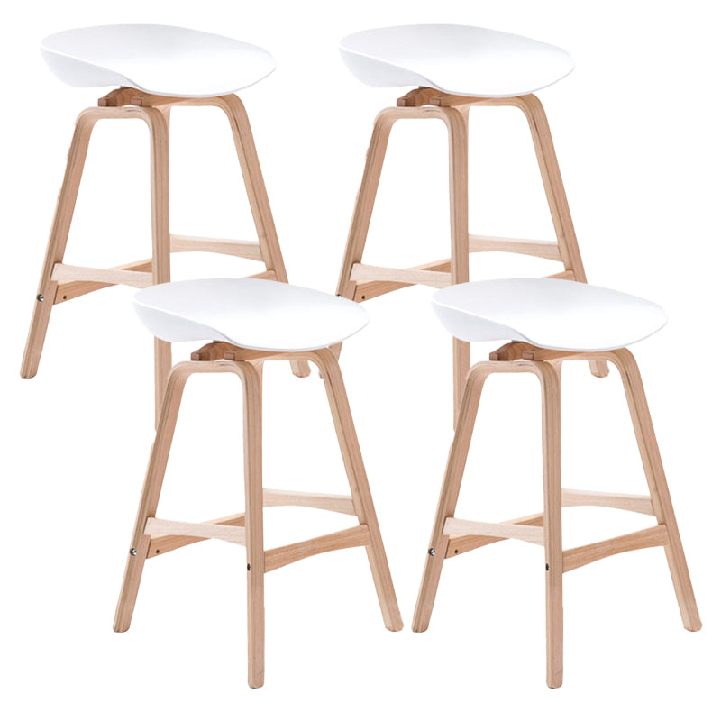 Scandinavia Style Bar-stool Wooden Legs PP Seat for Restaurant Bar