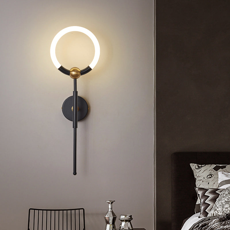 Salon Murne Gamique Postmodern Metal Wall Murd Lightture avec une teinte acrylique