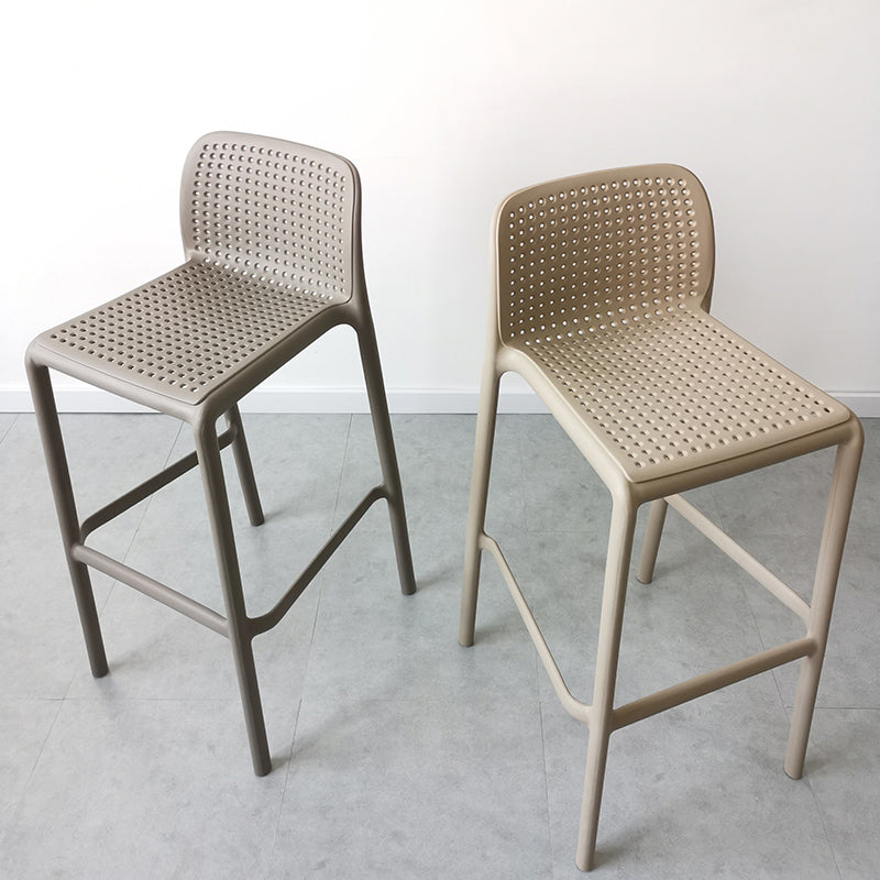 Taburete de bar moderno, taburete de bar sin brazos de plástico con reposapiés y respaldo