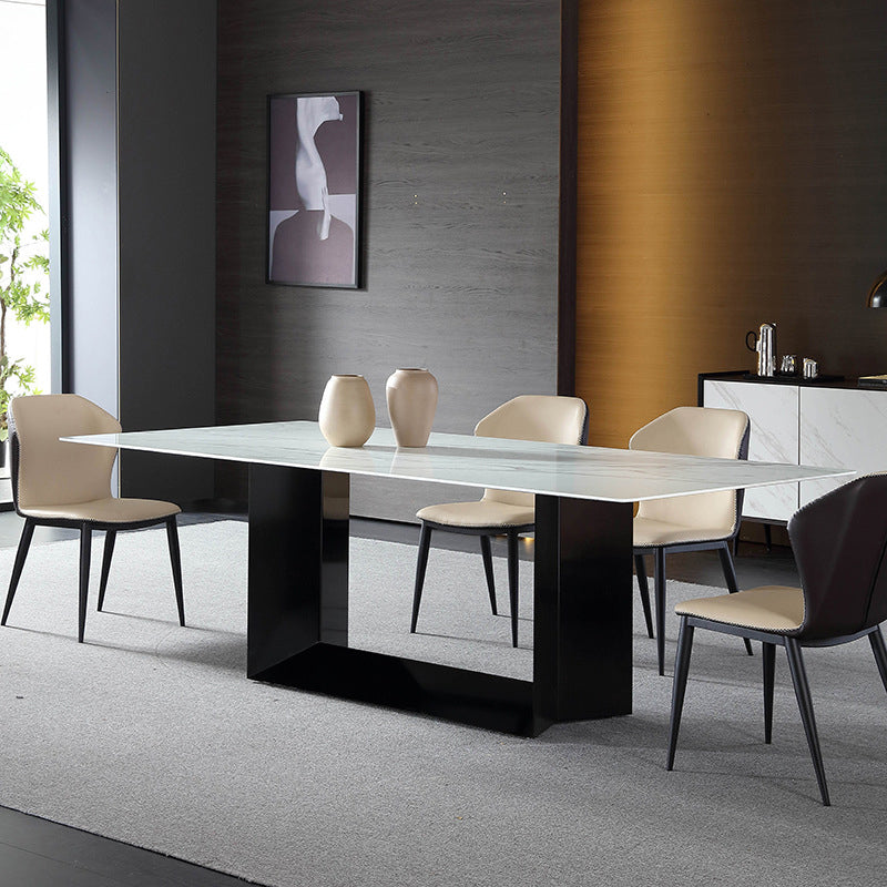 El lado moderno del comedor preside la silla sin brazos curvada cuero mate de Parsons del final