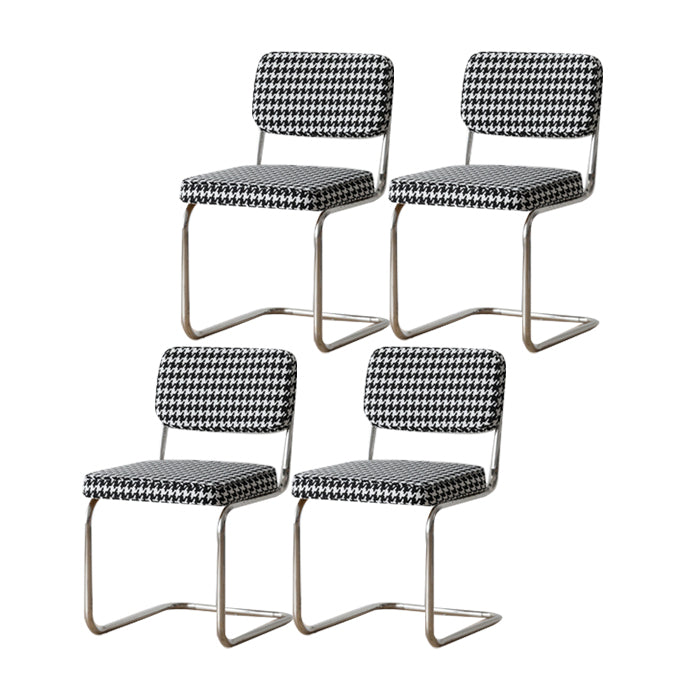 Eigentijdse metalen eetstoelen dineren open achterste armloze zijstoelen voor keuken