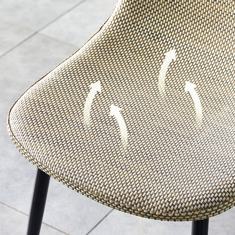 El plástico del diseño escandinavo que cena la silla lateral sin brazos del respaldo sólido de las sillas sin brazos