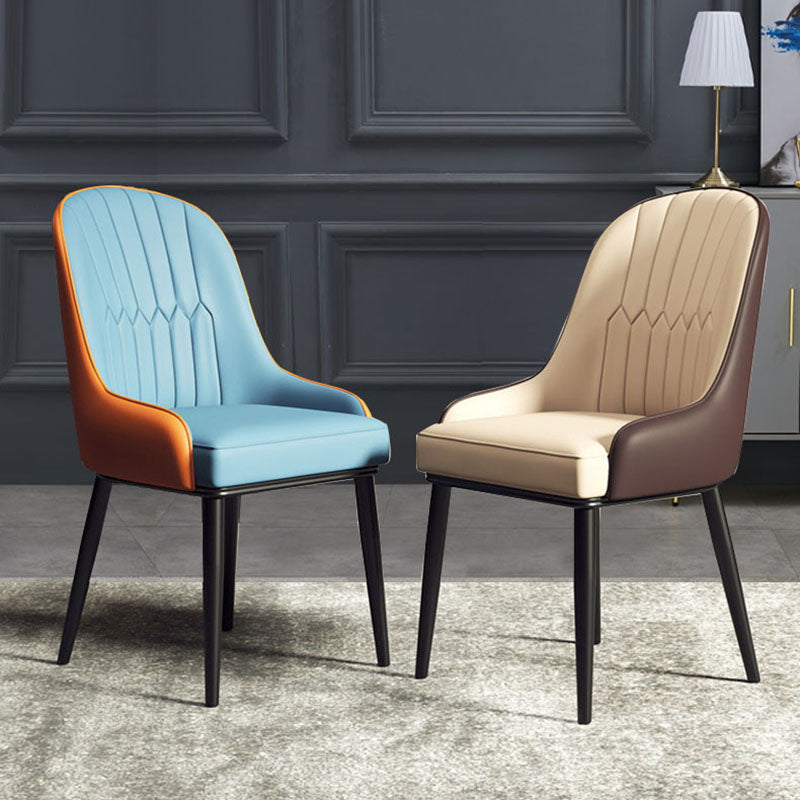 Silla auxiliar de comedor de cuero con respaldo sólido de diseño escandinavo