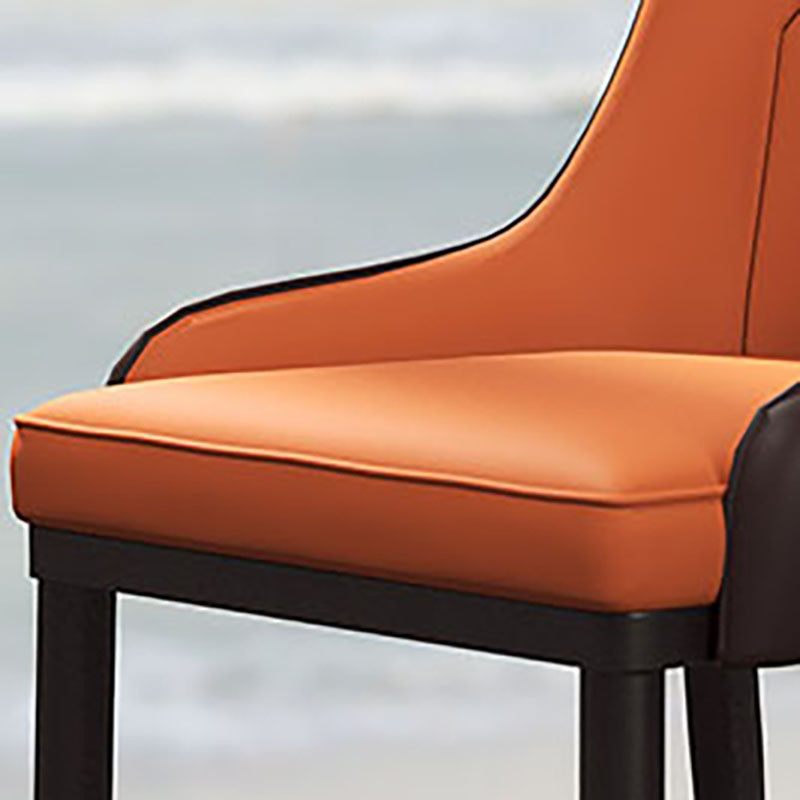 Silla auxiliar de comedor de cuero con respaldo sólido de diseño escandinavo