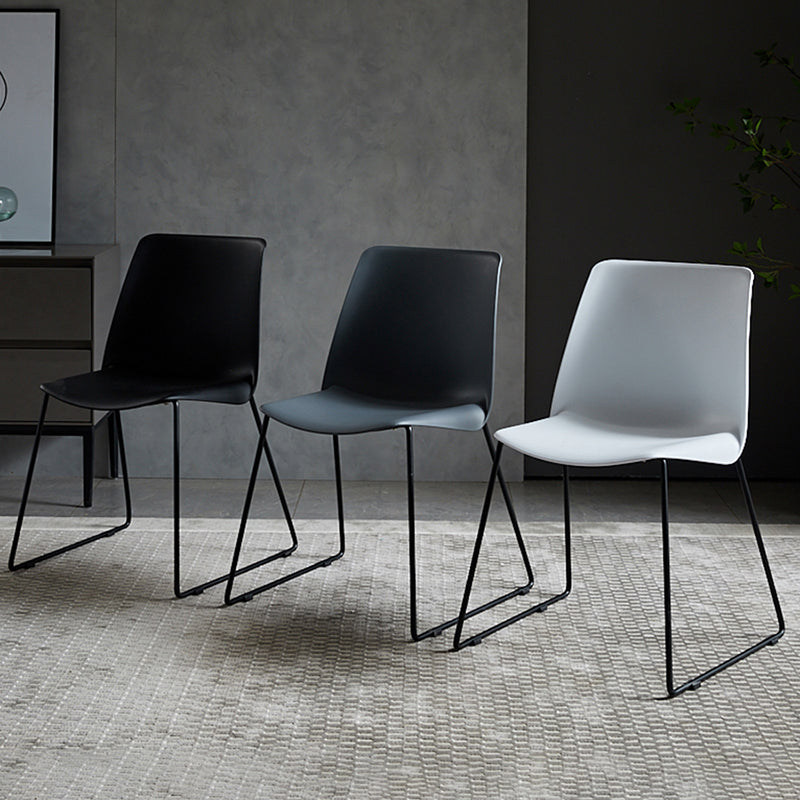 Silla de comedor sin brazo de plástico de estilo industrial
