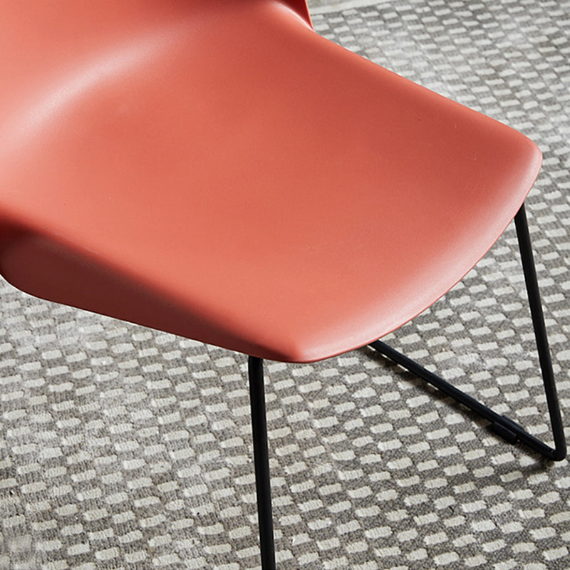 Silla de comedor sin brazo de plástico de estilo industrial