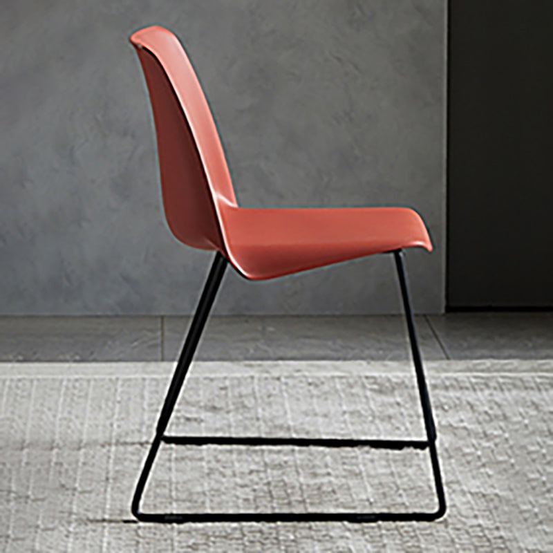 Silla de comedor sin brazo de plástico de estilo industrial