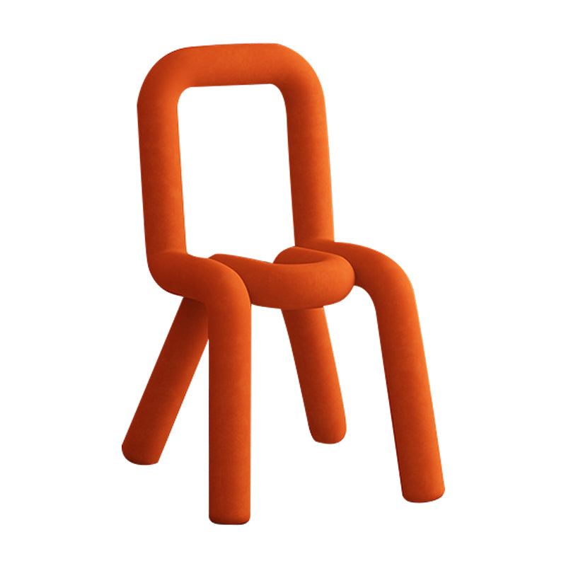 Silla lateral curvada de terciopelo de estilo diseñador, silla de comedor con respaldo abierto y acabado mate