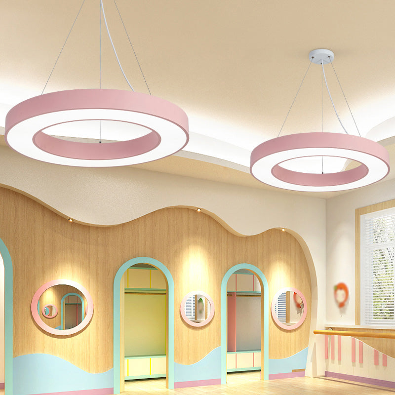 Forme de bague en métal La lumière suspendue style moderne 1-Light Hanging Mount Fixture pour la maternelle