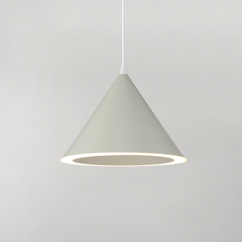 Pendard à LED en forme de cône métallique