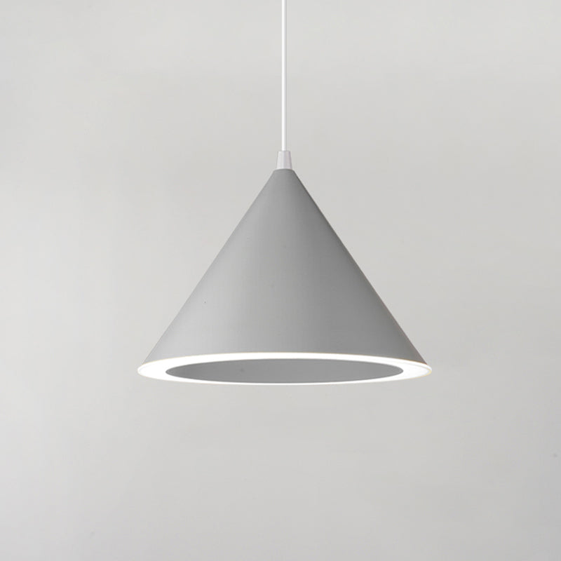 Pendard à LED en forme de cône métallique