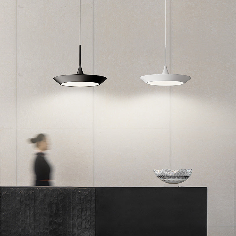 Luminaire suspendu en forme de géométrie Métallièrement le pendentif LED minimaliste pour salle à manger