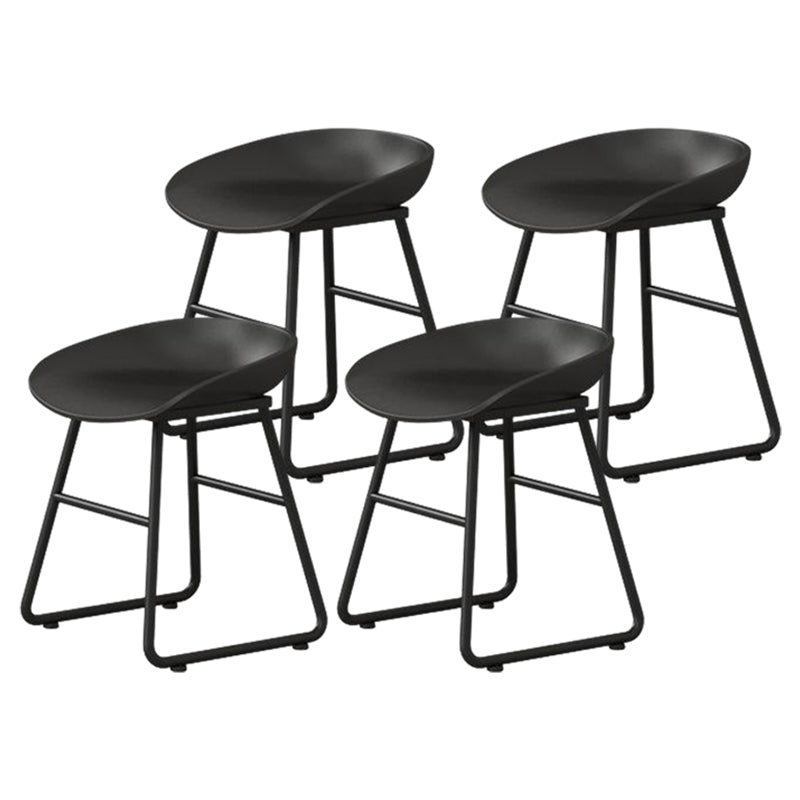 Moderner Thekenhocker ohne Armlehnen, Eisen-Haushalts-Barhocker mit Kunststoffsitz und Pedal