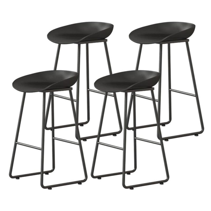 Moderner Thekenhocker ohne Armlehnen, Eisen-Haushalts-Barhocker mit Kunststoffsitz und Pedal