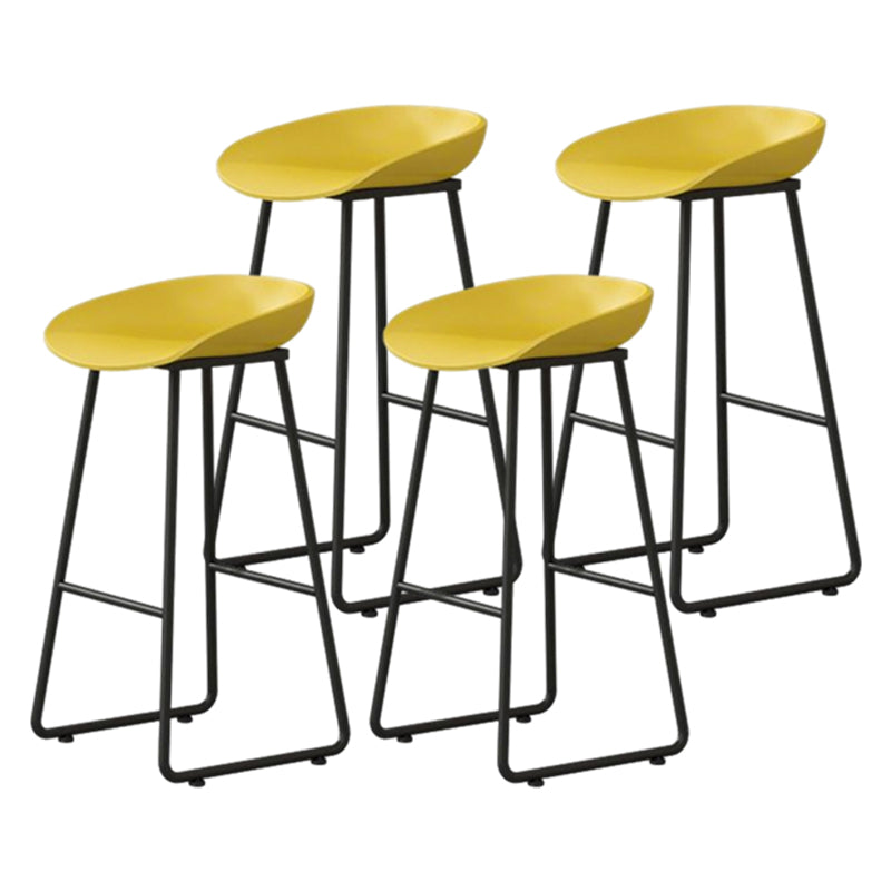 Moderner Thekenhocker ohne Armlehnen, Eisen-Haushalts-Barhocker mit Kunststoffsitz und Pedal