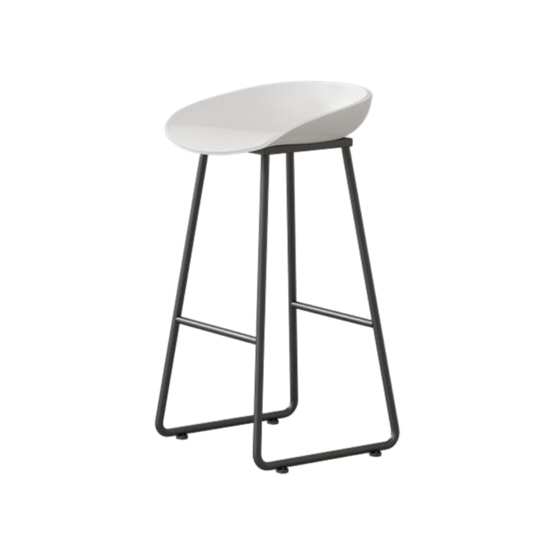 Moderner Thekenhocker ohne Armlehnen, Eisen-Haushalts-Barhocker mit Kunststoffsitz und Pedal