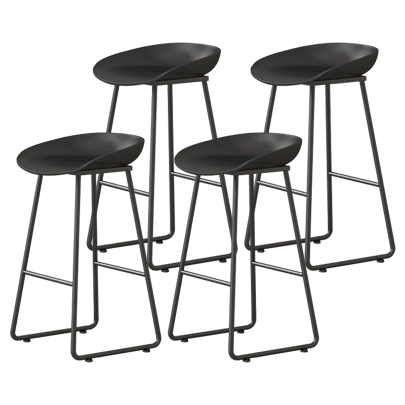 Moderner Thekenhocker ohne Armlehnen, Eisen-Haushalts-Barhocker mit Kunststoffsitz und Pedal