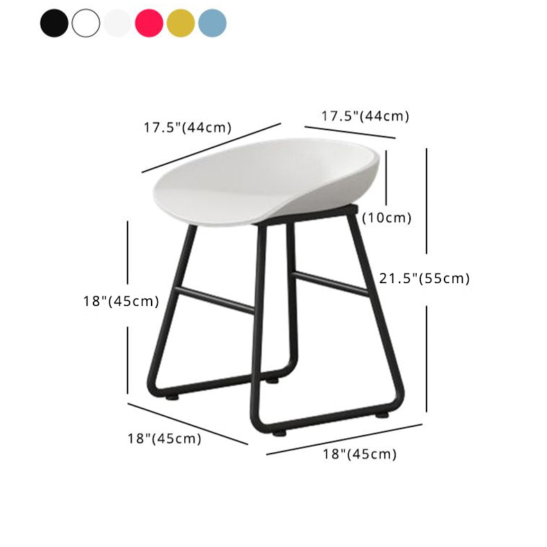 Moderner Thekenhocker ohne Armlehnen, Eisen-Haushalts-Barhocker mit Kunststoffsitz und Pedal