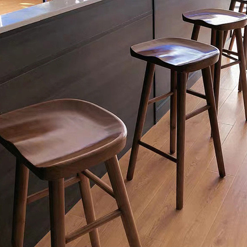 Moderner armloser Thekenhocker aus Holz, Restaurant-Barhocker mit Holzsitz und Pedal