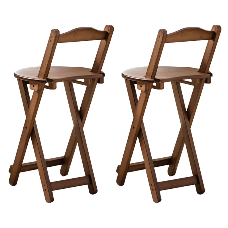 Moderno sgabello da banco in legno con un sedile in legno con sedile in legno e pedale