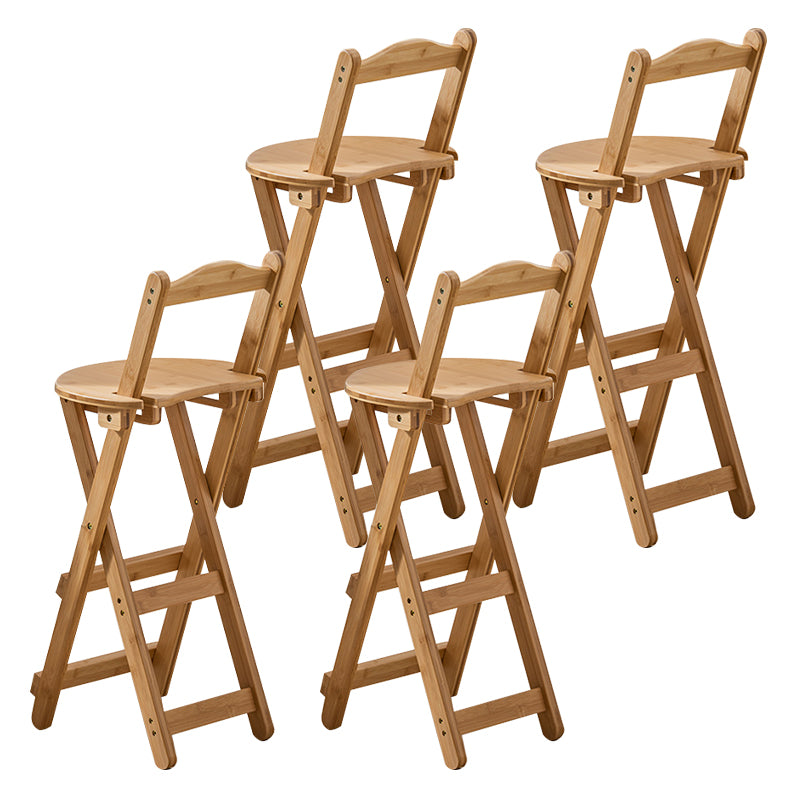 Moderno sgabello da banco in legno con un sedile in legno con sedile in legno e pedale