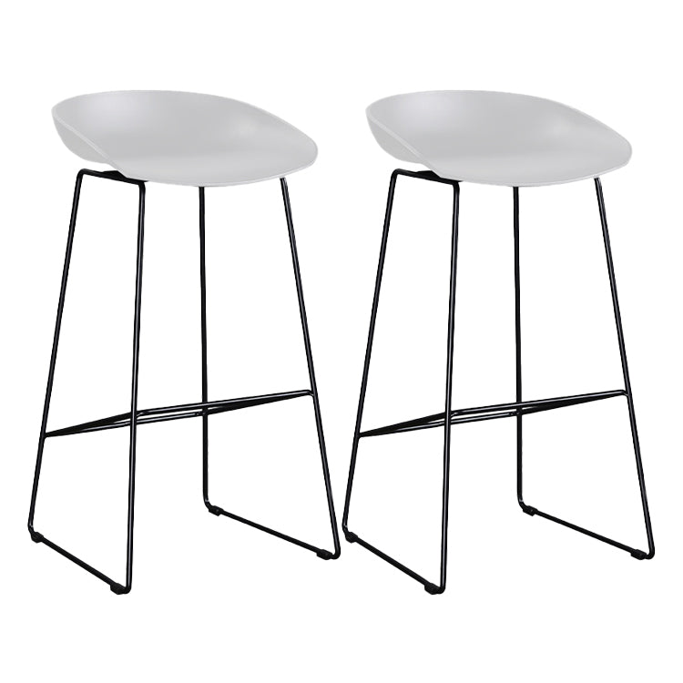 Modern Style Iron Bar Stool with Footrest Coffee Shop Casual Bar Stool