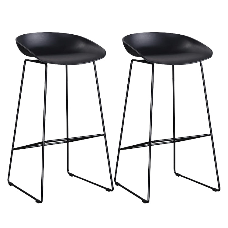 Modern Style Iron Bar Stool with Footrest Coffee Shop Casual Bar Stool