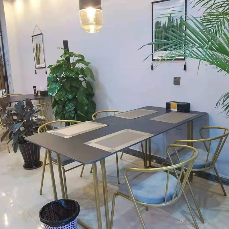 Mesa de comedor de piedra sinterizada Mesa trineo de lujo tradicional con marco dorado