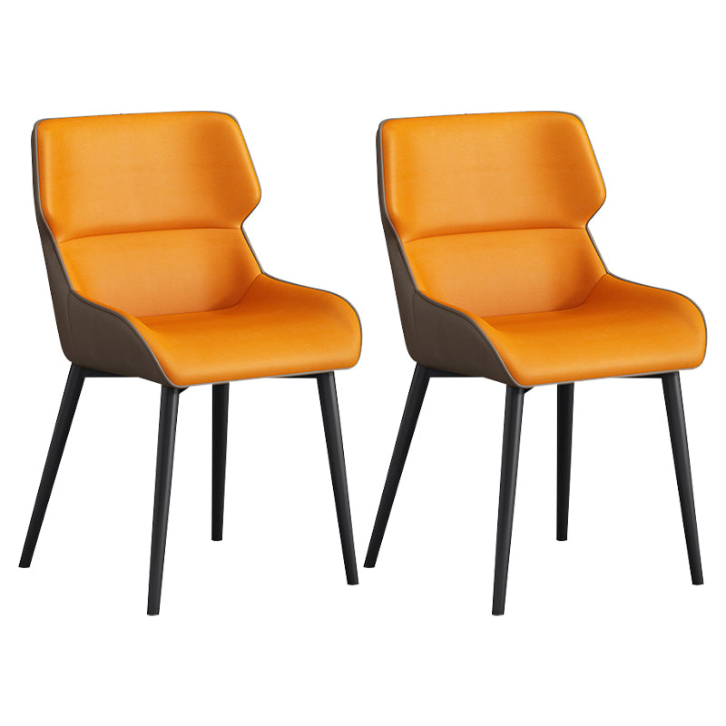 Silla de comedor moderna Parsons curvada de cuero con acabado mate