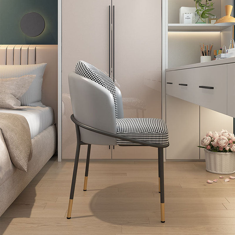 Glam metalen eetgeloze stoel gestoffeerde zijstoelen voor thuisgebruik
