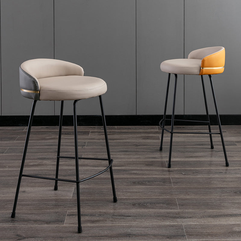 Taburete de bar moderno, taburete de bar de cuero sin brazos con reposapiés, base de metal