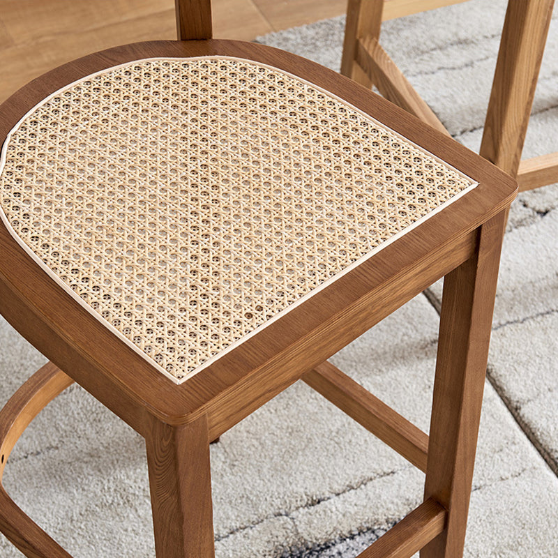 Taburete de bar de madera maciza de estilo moderno con reposapiés Taburete de bar con respaldo bajo