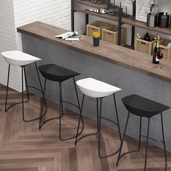 Modern Style Metal Bar Stool with Footrest and Low Back Cafe Creative Bar Stool