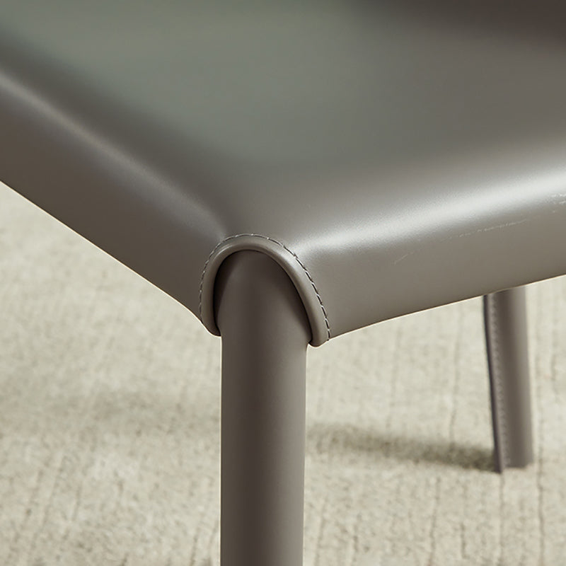 Silla sin brazos de comedor de metal contemporáneo, silla lateral de comedor de cuero para uso en restaurantes