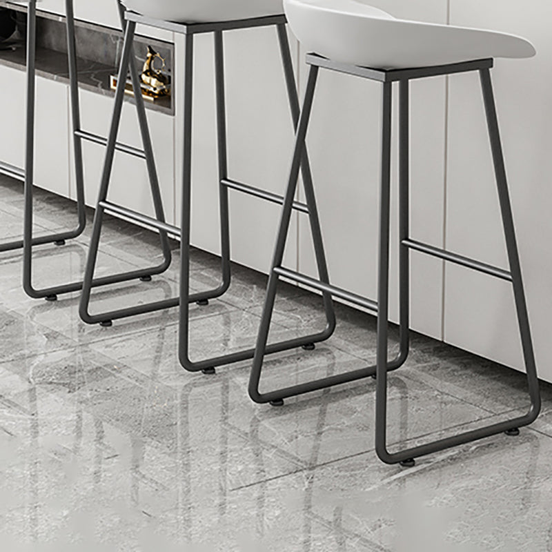 Modern Armless Backrest Counter Stool Iron Kitchen Bar Stool with Plastic Seat