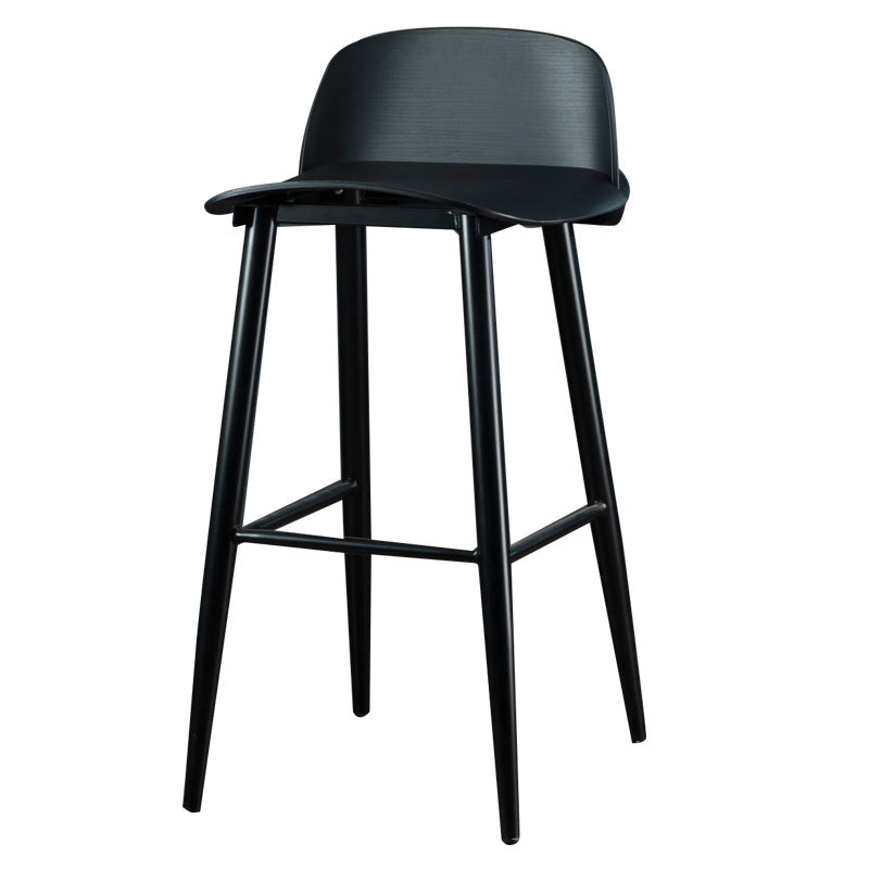 Taburete de asiento de pp de estilo industrial con patas de hierro para barra de cocina