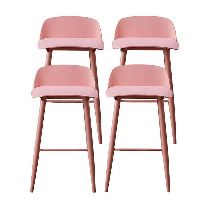 Taburete de asiento de pp de estilo industrial con patas de hierro para barra de cocina