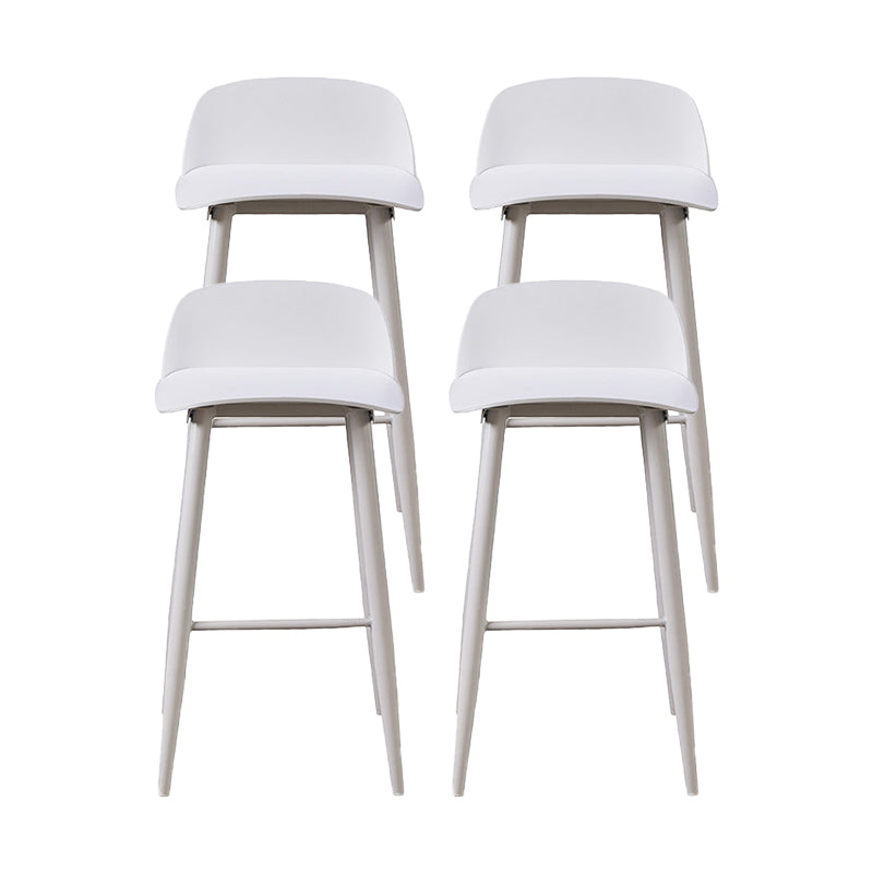 Taburete de asiento de pp de estilo industrial con patas de hierro para barra de cocina