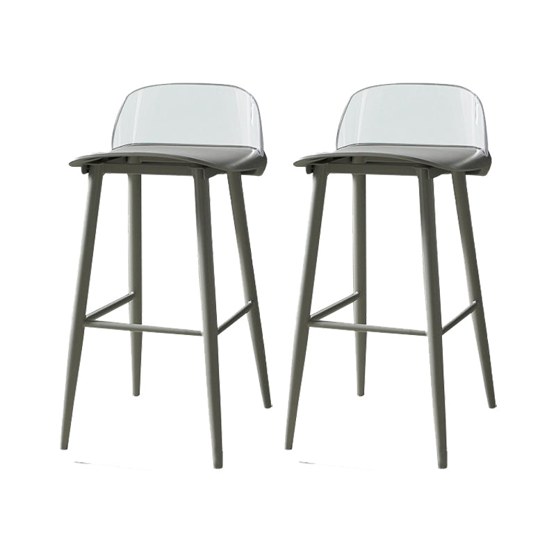 Taburete de asiento de pp de estilo industrial con patas de hierro para barra de cocina