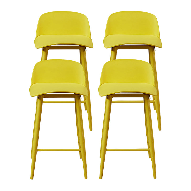 Taburete de asiento de pp de estilo industrial con patas de hierro para barra de cocina