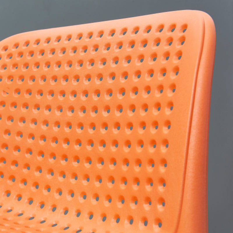 Sgabello da bar in plastica moderno sgabello da banco posteriore senza braccio con sedile di plastica e pedale