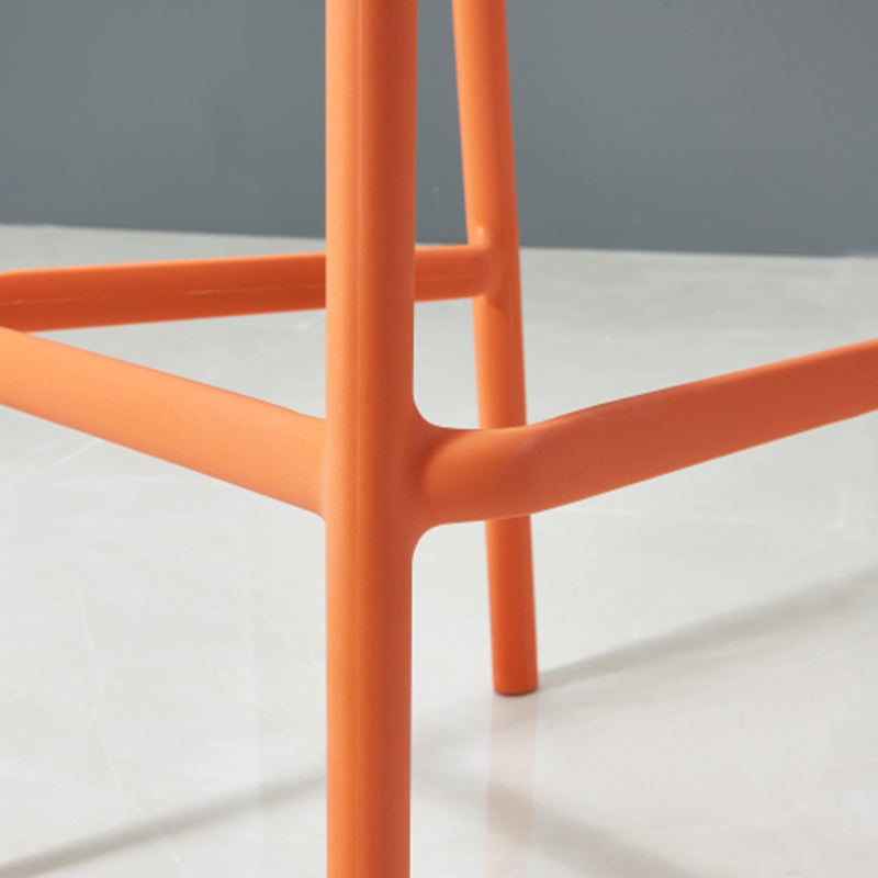 Sgabello da bar in plastica moderno sgabello da banco posteriore senza braccio con sedile di plastica e pedale