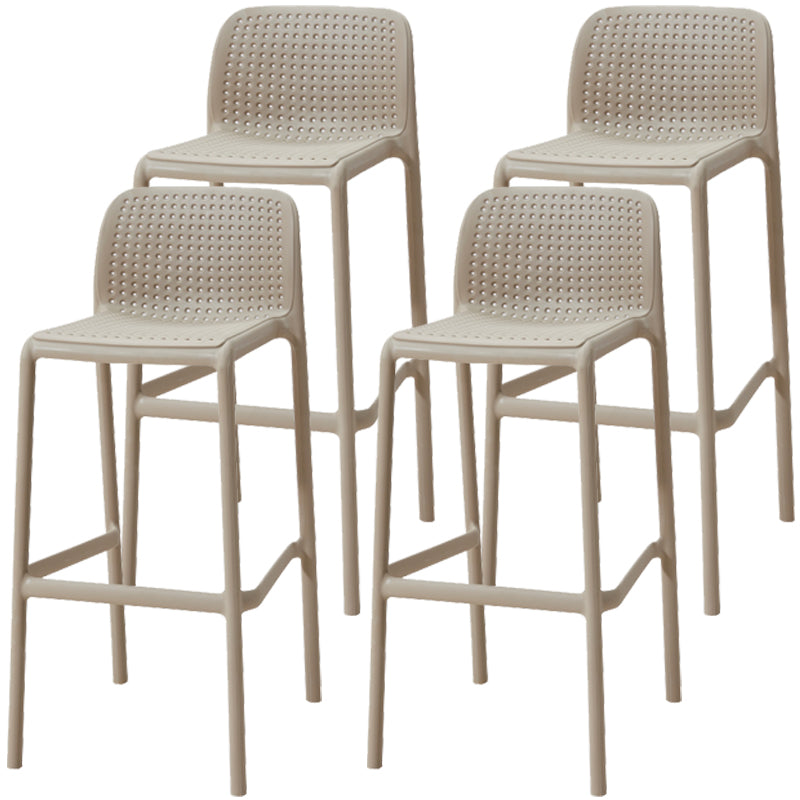 Sgabello da bar in plastica moderno sgabello da banco posteriore senza braccio con sedile di plastica e pedale