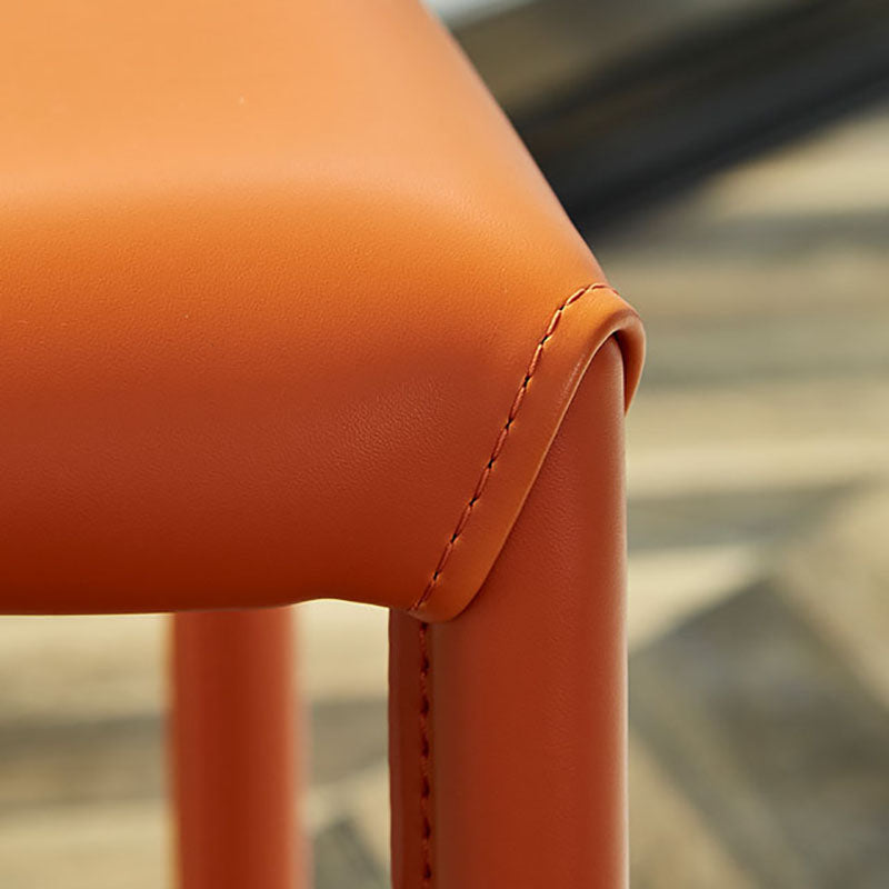 Silla de comedor de cuero contemporánea Silla sin brazos de comedor de metal para uso en restaurantes