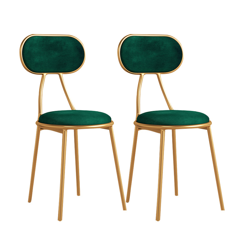 Silla lateral tapizada de diseño nórdico con respaldo abierto