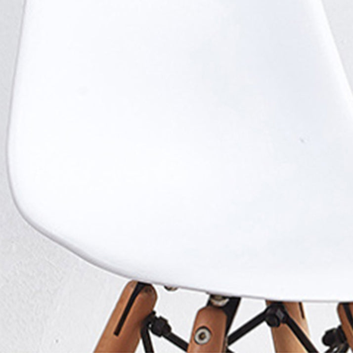 Silla lateral de comedor de comedor escandinavo de madera