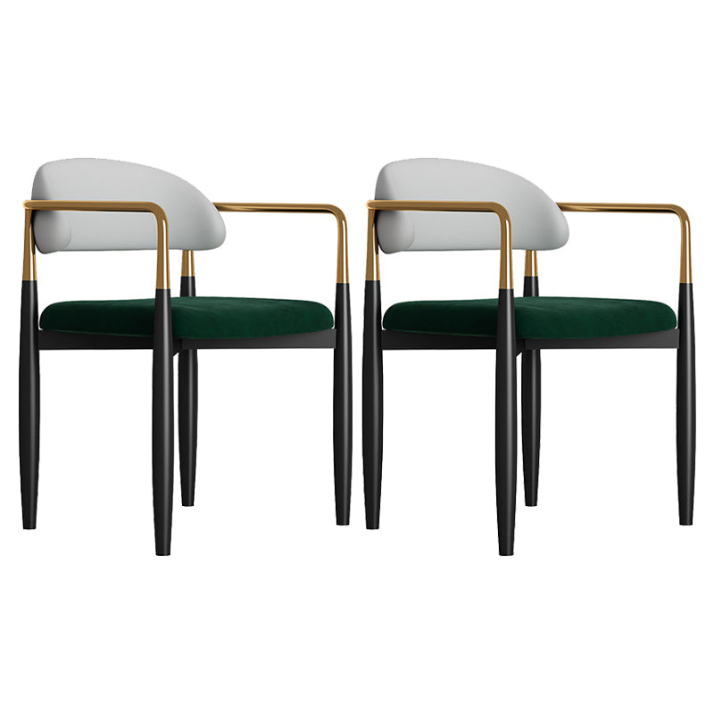 Eigentijdse gestoffeerde thuisfauteuil met matte afwerking en open rugleuning
